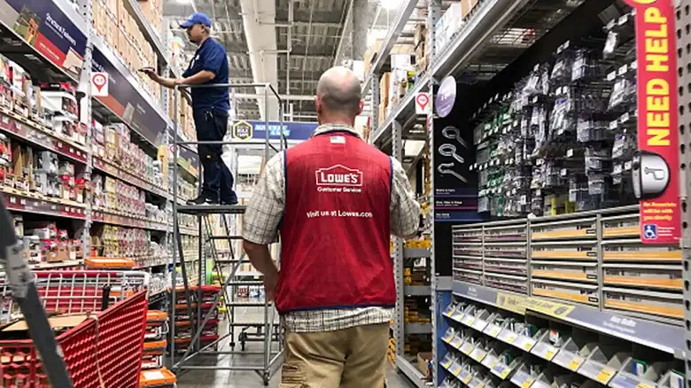 how much does lowes pay an hour in texas